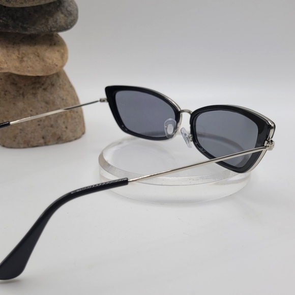 Sophie - Picture 3 of 5